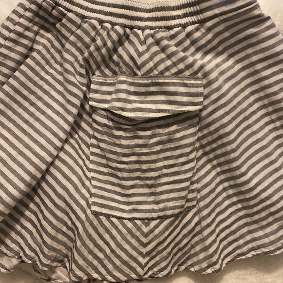 BCBGeneration Pocket Skirt - Picture 4 of 8